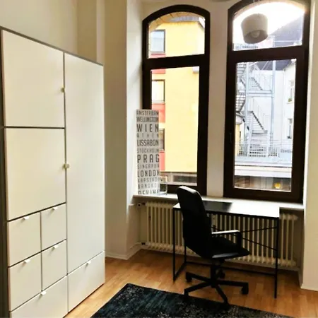 Stylisches Zimmer In Altbau Nahe Der Porta Nigra Privatunterkunft *
